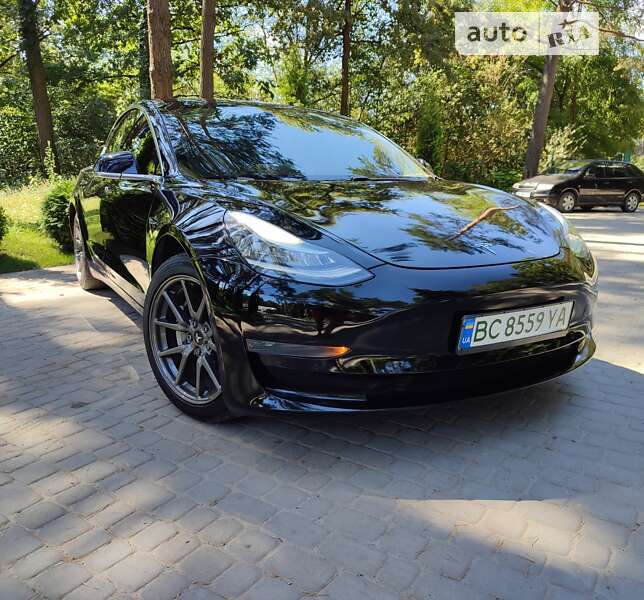 Tesla Model 3 2019