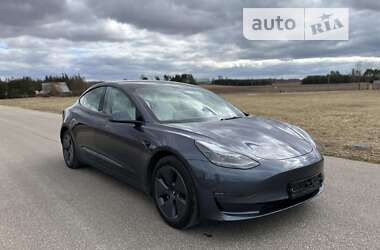 Седан Tesla Model 3 2022 в Турці