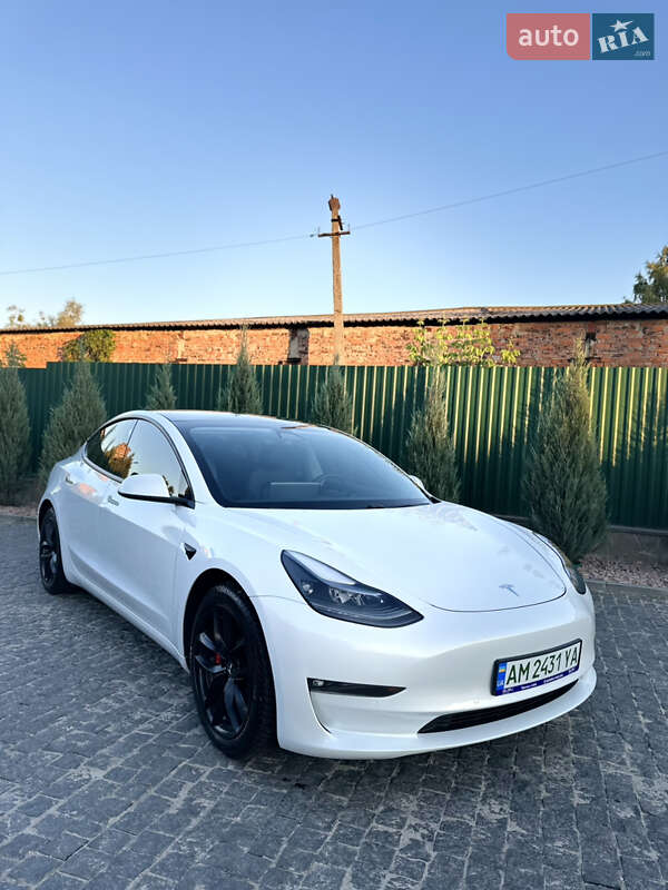 Седан Tesla Model 3 2020 в Києві