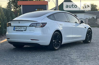 Седан Tesla Model 3 2020 в Києві