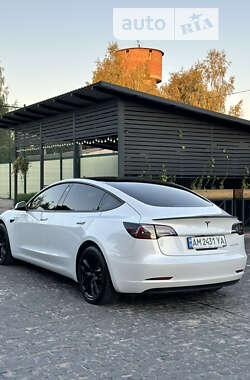 Седан Tesla Model 3 2020 в Києві