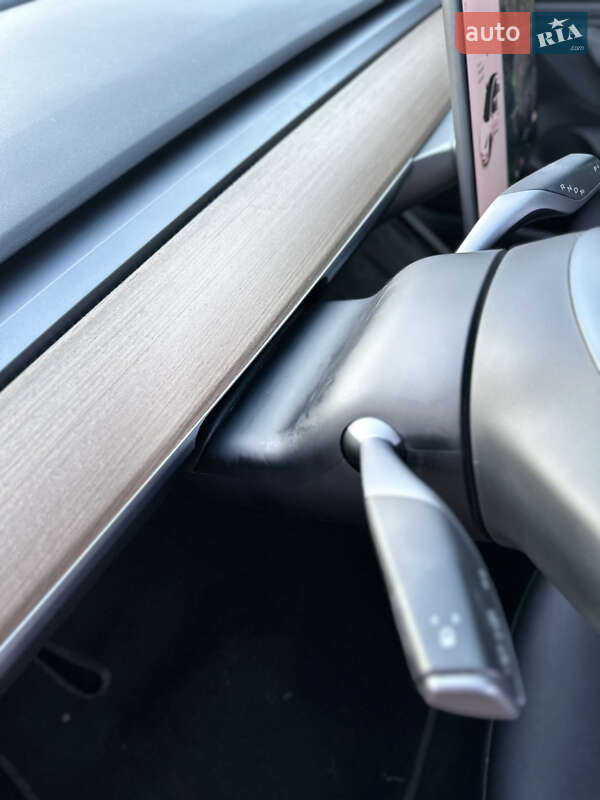 Седан Tesla Model 3 2020 в Києві