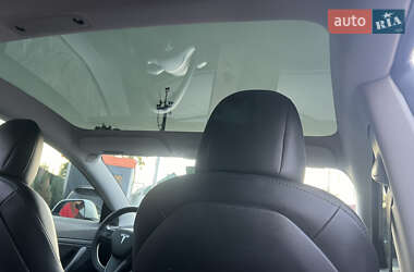 Седан Tesla Model 3 2020 в Киеве