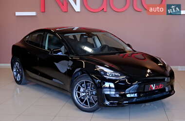Седан Tesla Model 3 2021 в 