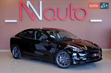 Седан Tesla Model 3 2021 в 