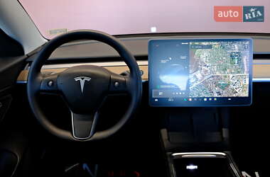 Седан Tesla Model 3 2021 в 