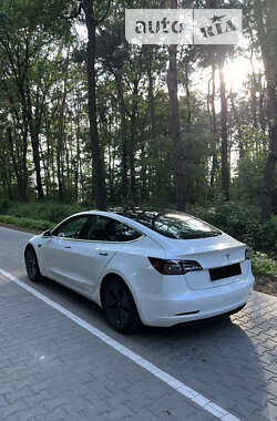 Седан Tesla Model 3 2020 в 