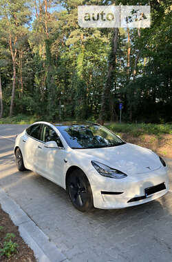 Седан Tesla Model 3 2020 в 