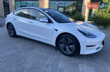 Седан Tesla Model 3 2021 в 