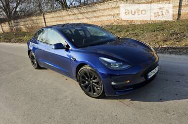 Седан Tesla Model 3 2021 в Киеве