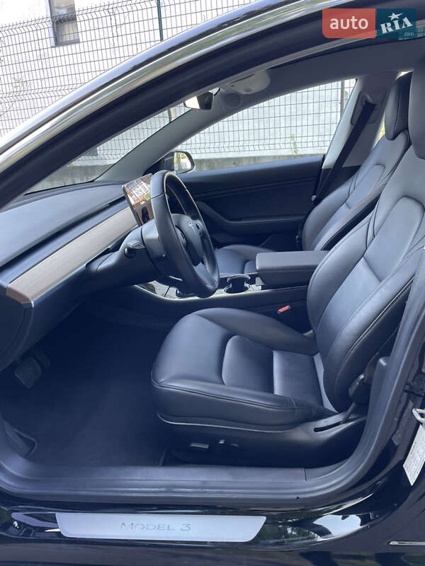 Седан Tesla Model 3 2019 в Києві