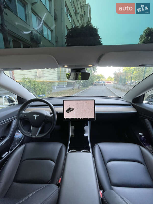 Седан Tesla Model 3 2019 в Києві