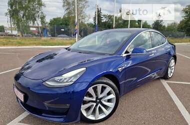 Седан Tesla Model 3 2019 в Киеве