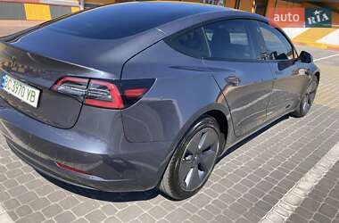 Седан Tesla Model 3 2021 в 