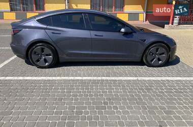 Седан Tesla Model 3 2021 в 