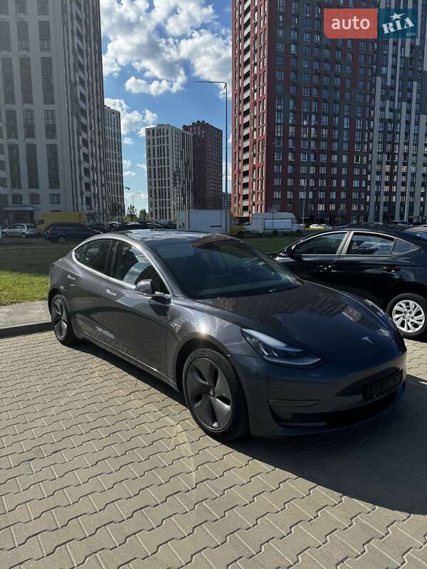 Tesla Model 3 2019