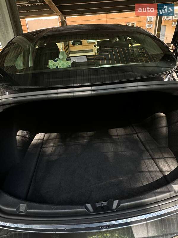 Седан Tesla Model 3 2019 в Киеве