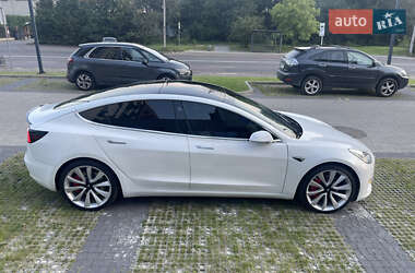 Седан Tesla Model 3 2019 в Львові фото 27 Седан Tesla Model 3 2019 в Львові
