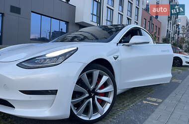 Седан Tesla Model 3 2019 в Львові фото 37 Седан Tesla Model 3 2019 в Львові