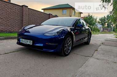 Седан Tesla Model 3 2023 в Золотоноше