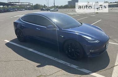 Седан Tesla Model 3 2018 в Киеве