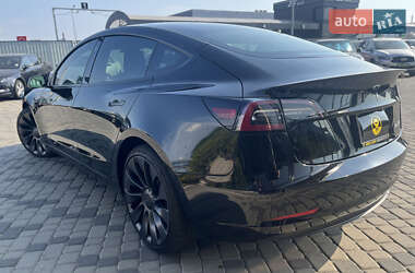 Седан Tesla Model 3 2021 в Мукачевому