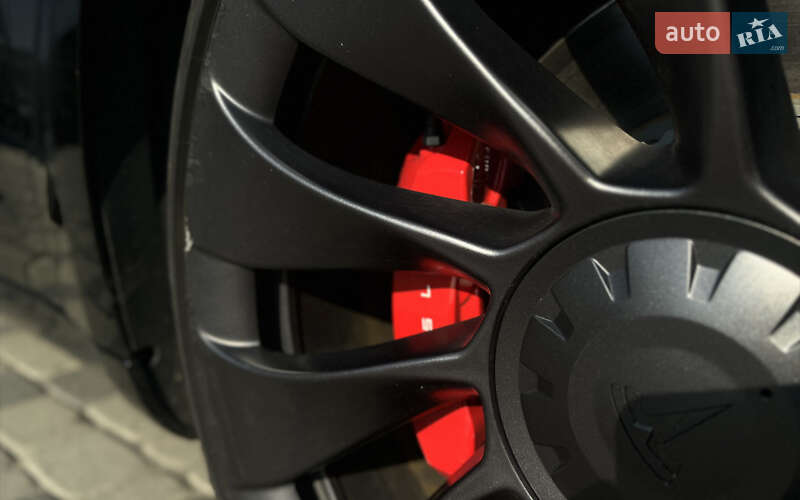 Седан Tesla Model 3 2021 в Мукачевому