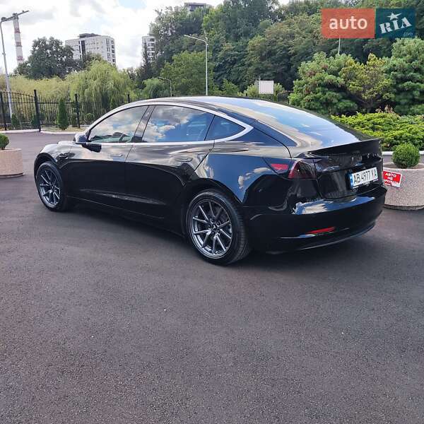 Седан Tesla Model 3 2018 в Вінниці