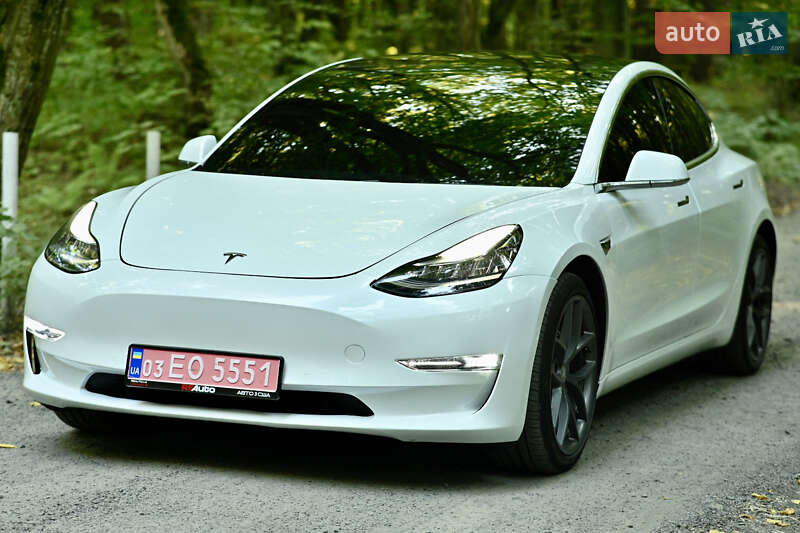 Седан Tesla Model 3 2019 в Луцке