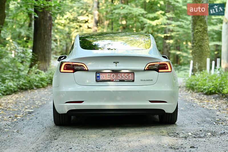 Седан Tesla Model 3 2019 в Луцке