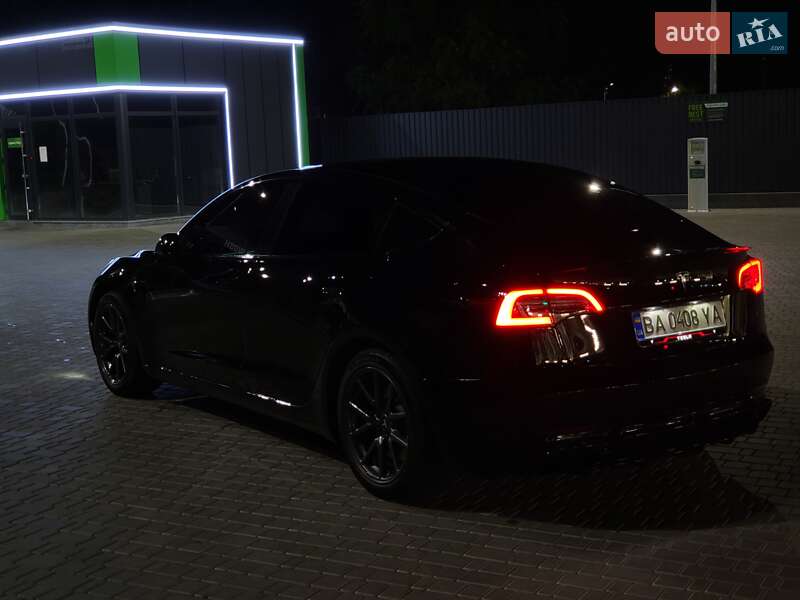 Седан Tesla Model 3 2019 в Кропивницком