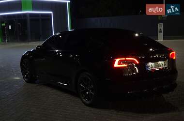 Седан Tesla Model 3 2019 в 