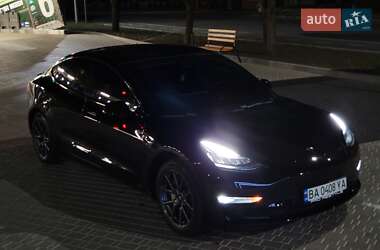 Седан Tesla Model 3 2019 в 