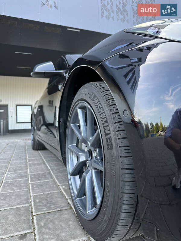 Седан Tesla Model 3 2022 в Рівному