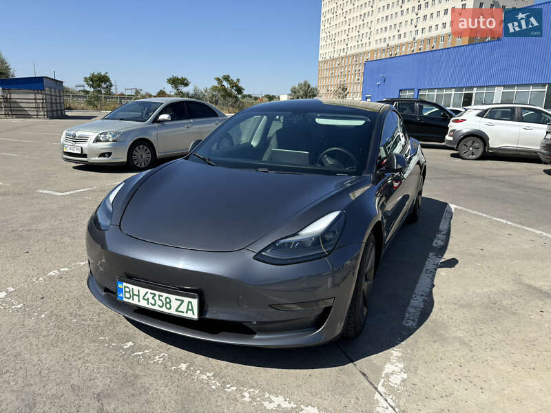 Tesla Model 3 2021