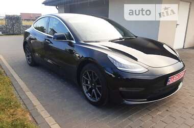 Седан Tesla Model 3 2018 в Луцке