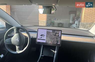 Седан Tesla Model 3 2020 в Киеве