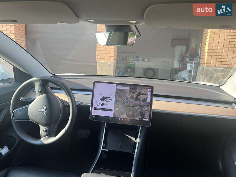 Седан Tesla Model 3 2020 в Києві