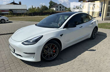 Седан Tesla Model 3 2021 в Львове