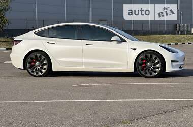 Седан Tesla Model 3 2022 в Ровно