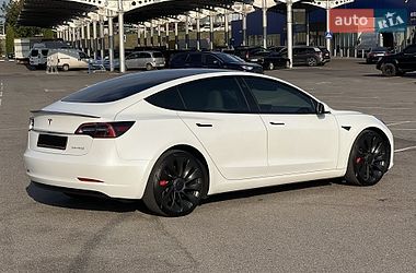 Седан Tesla Model 3 2022 в Ровно