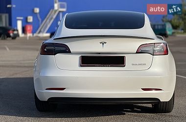 Седан Tesla Model 3 2022 в Ровно