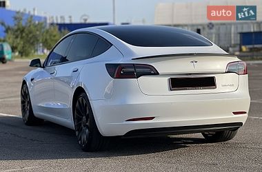 Седан Tesla Model 3 2022 в Ровно