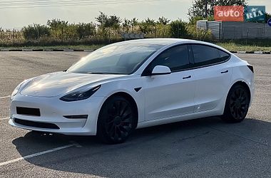 Седан Tesla Model 3 2022 в Ровно