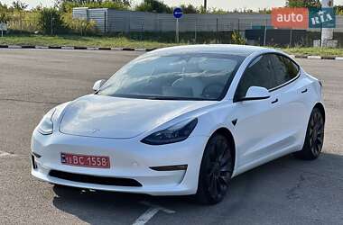 Седан Tesla Model 3 2022 в Ровно
