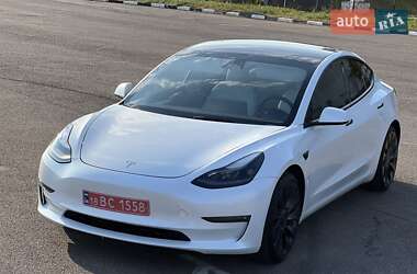 Седан Tesla Model 3 2022 в Ровно