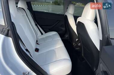Седан Tesla Model 3 2022 в Ровно