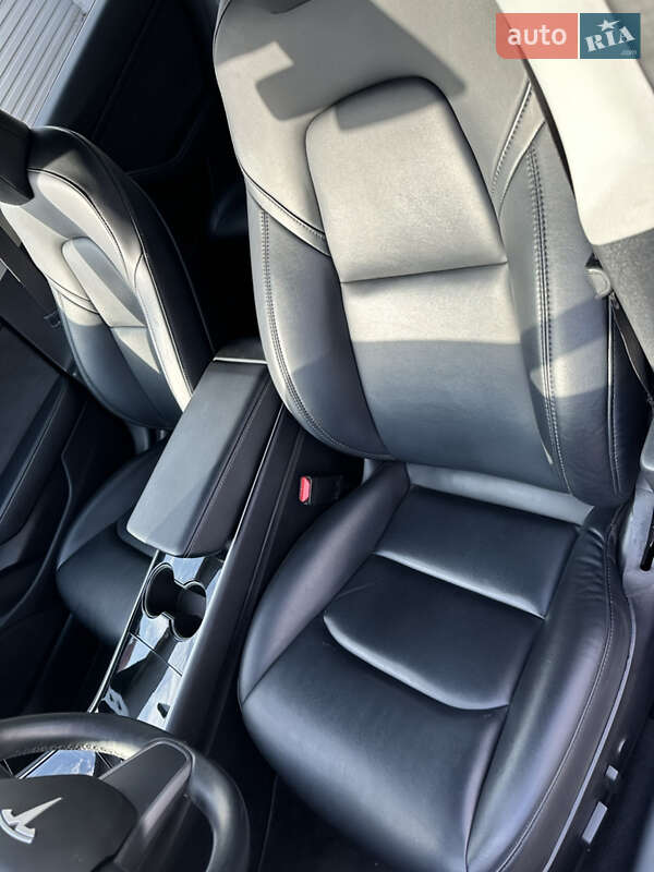 Седан Tesla Model 3 2018 в Дніпрі