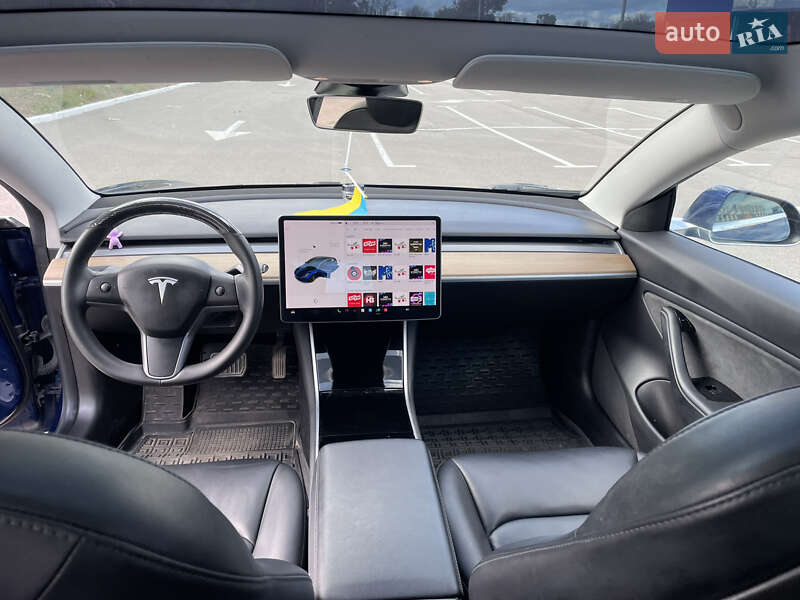 Седан Tesla Model 3 2019 в Кам'янському