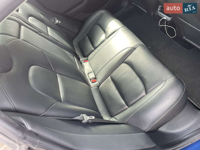 Седан Tesla Model 3 2019 в Кам'янському
